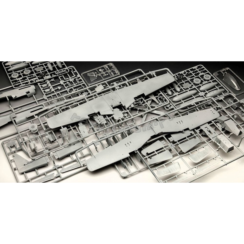 REVELL 1/32 P-51D-5NA MUSTANG (03944)