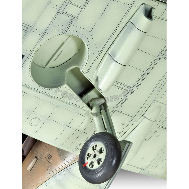 REVELL 1/32 SPITFIRE Mk.IIa (03986)       Supermarine