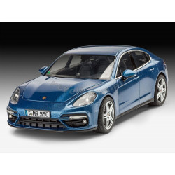 REVELL 1/24 PORSCHE PANAMERA 2 TURBO (07034)