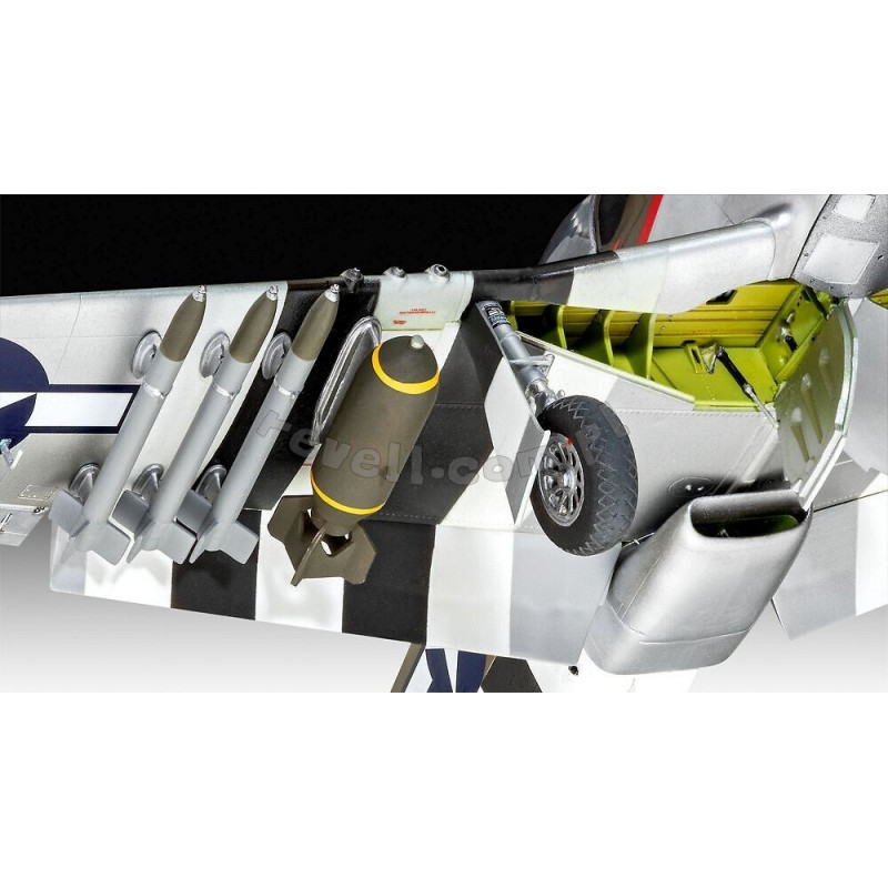 REVELL 1/32 P-51D-15-NA MUSTANG (03838)  LATE VERSION