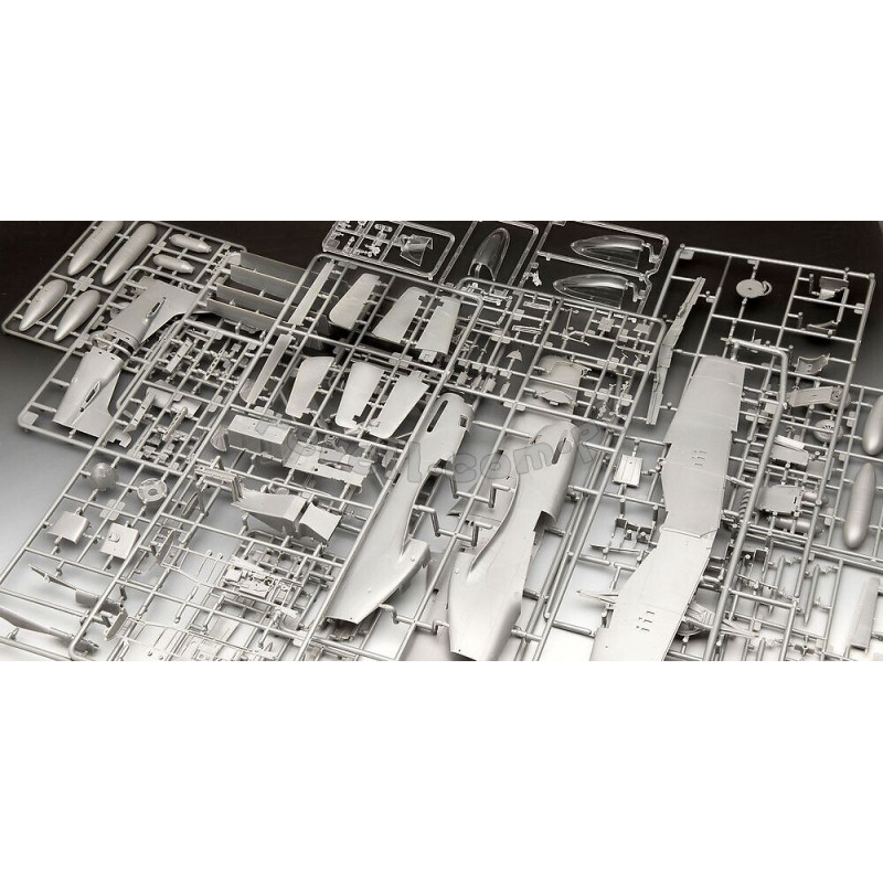 REVELL 1/32 P-51D-15-NA MUSTANG (03838)  LATE VERSION