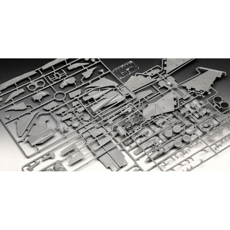 REVELL 1/72 MIG-25 RBT "FOXBAT B" (03878)