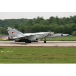 REVELL 1/72 MIG-25 RBT "FOXBAT B" (03878)