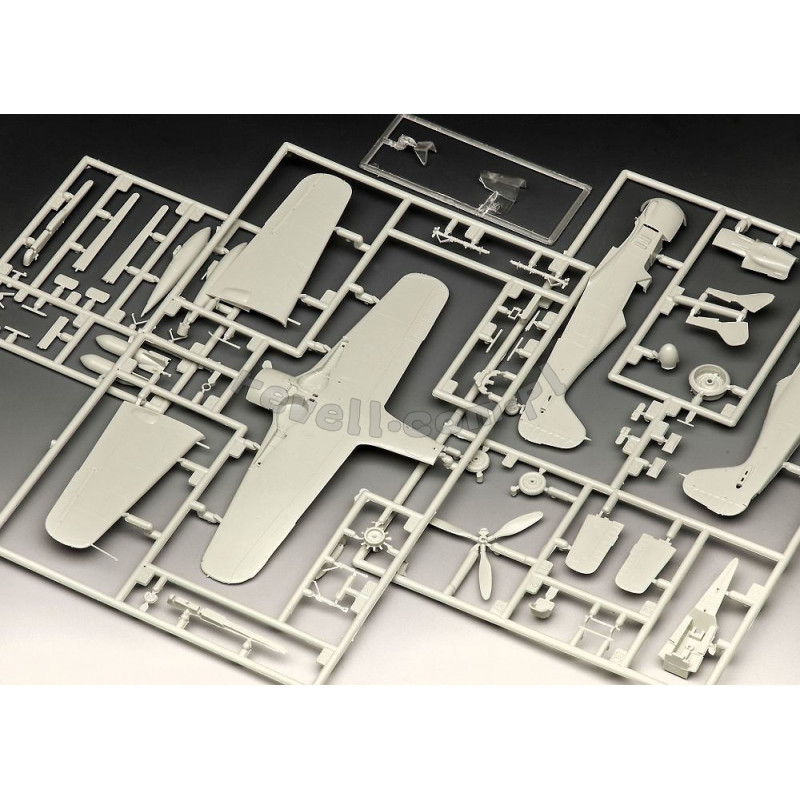 REVELL 1/72 FOCKE WULF FW190 F-8 (03898)