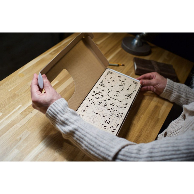 UGEARS AERO CLOCK WALL CLOCK (70154) mechanický model