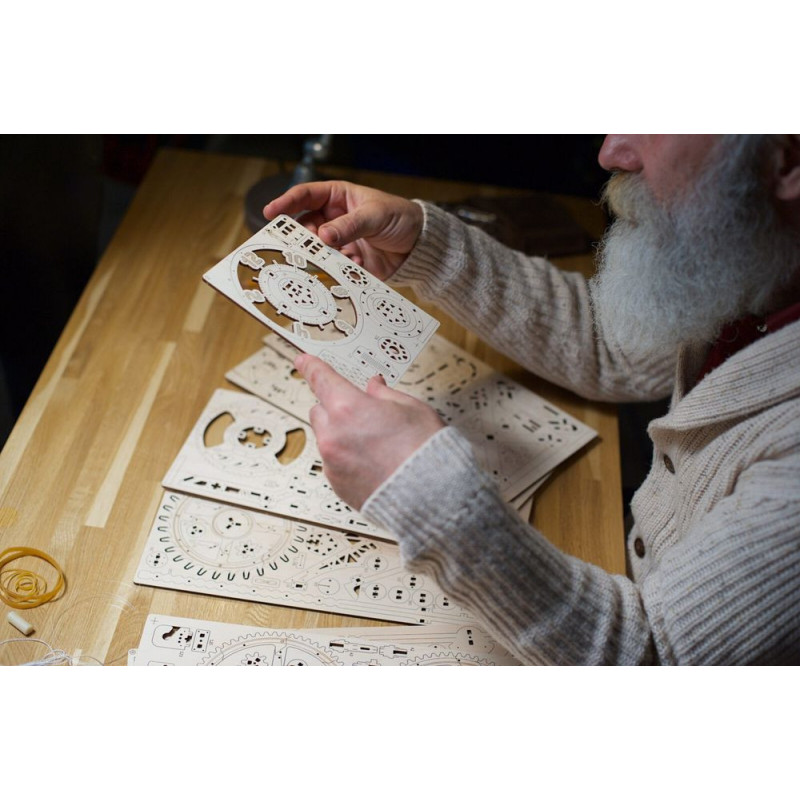 UGEARS AERO CLOCK WALL CLOCK (70154) mechanický model