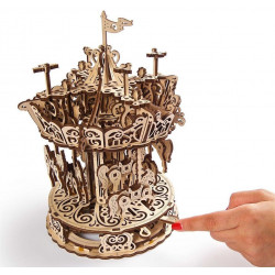 UGEARS KARUZEL (70129) mechanický model