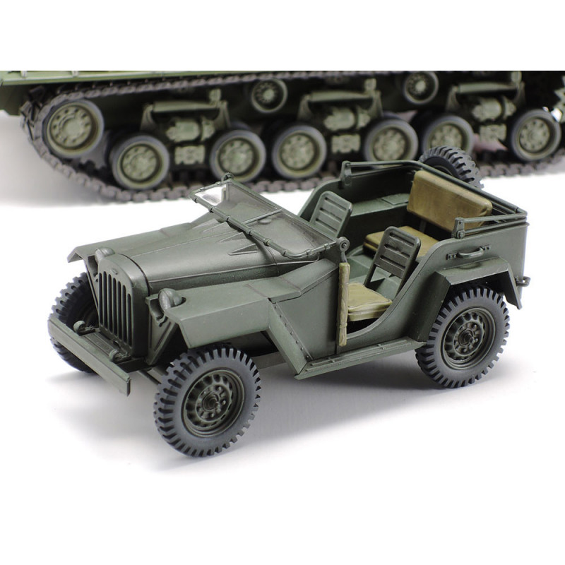 TAMIYA 1/35 U.S. MEDIUM TANK M4A3E8 SHERMAN "EASY EIGHT" KOREAN WAR (35359)