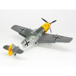 TAMIYA 1/48 MESSERSCHMITT Bf 109E - 4/7  TROP (61063)