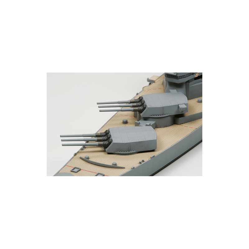 TAMIYA 1/700 AMERICKÁ BITEVNÍ LOĎ NEW JERSEY (31614)