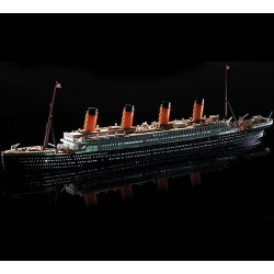 ACADEMY 1/700 R.M.S. TITANIC LED SET -   MCP (14220)
