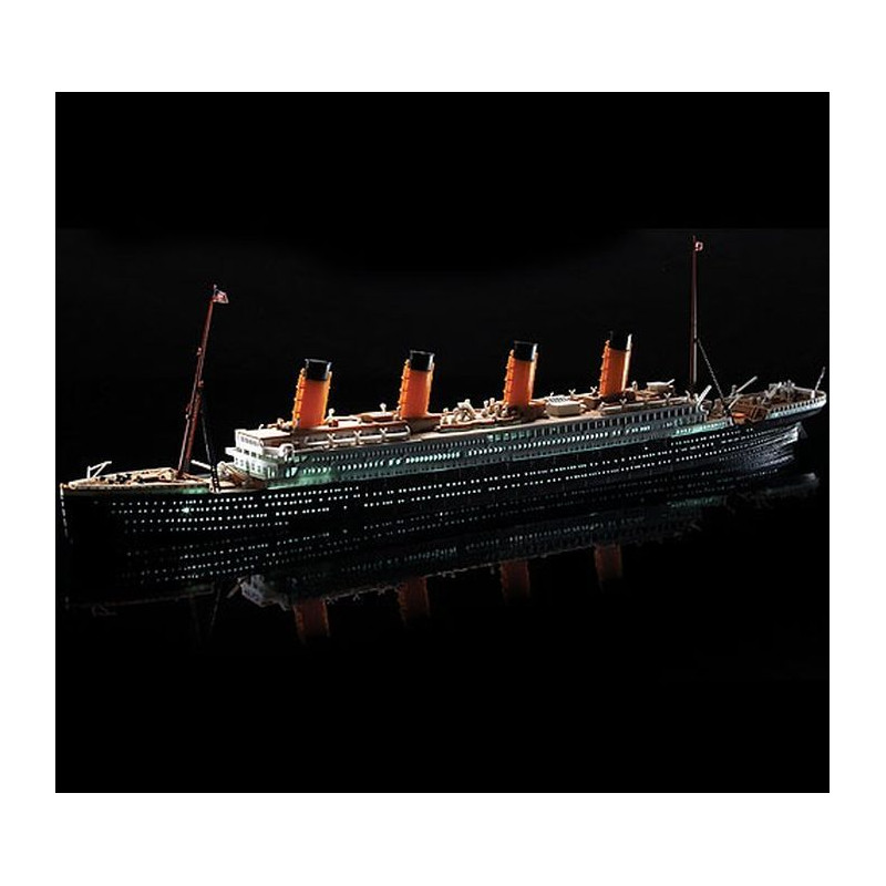 ACADEMY 1/700 R.M.S. TITANIC LED SET -   MCP (14220)