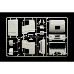 ITALERI 1/24 IVECO HI-WAY E.5 "ABARTH" (3934)