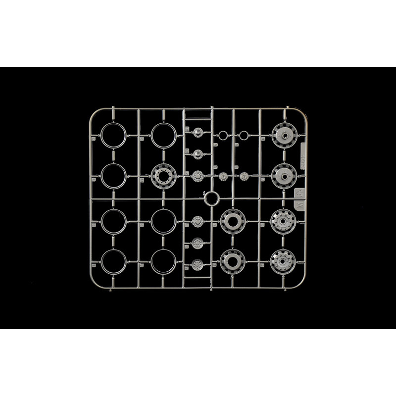 ITALERI 1/24 IVECO HI-WAY E.5 "ABARTH" (3934)