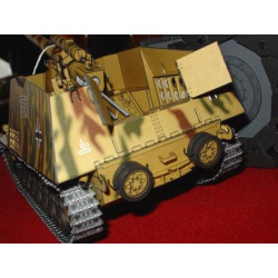 MODELIK Sd Kfz 165 HUMMEL (9/03) self-propelled gun
