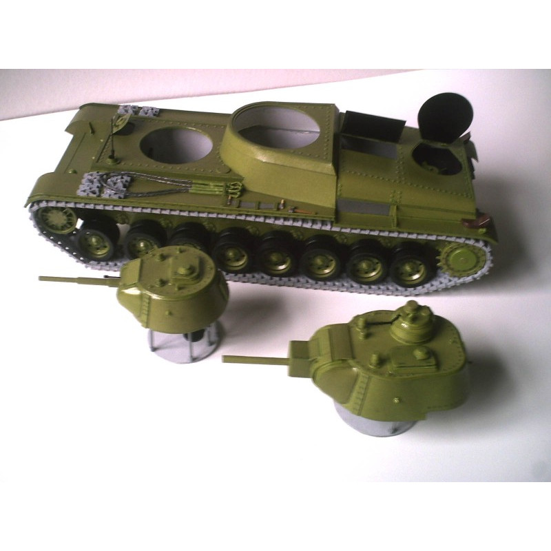 MODELIK CZOŁG T-100 (1/04)