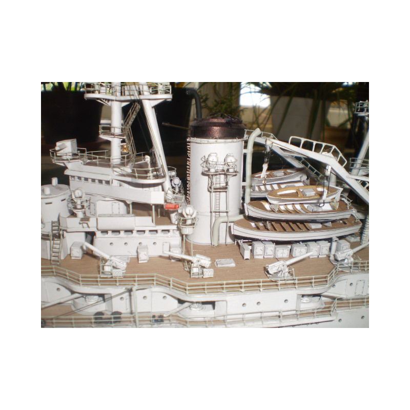MODEL SHIP USS OKLAHOMA (29/10)