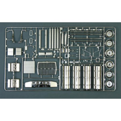 ITALERI 1/24 AMERICKÝ NÁKLADNÍ VŮZ (3825)