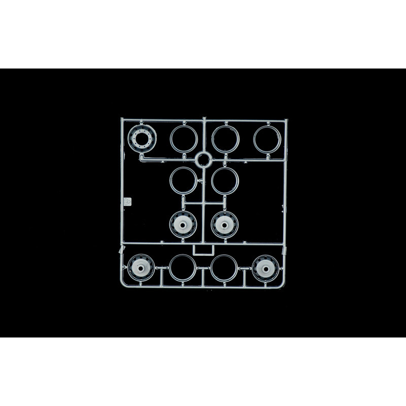 ITALERI 1/24 US WRECKER TRUCK (3825)