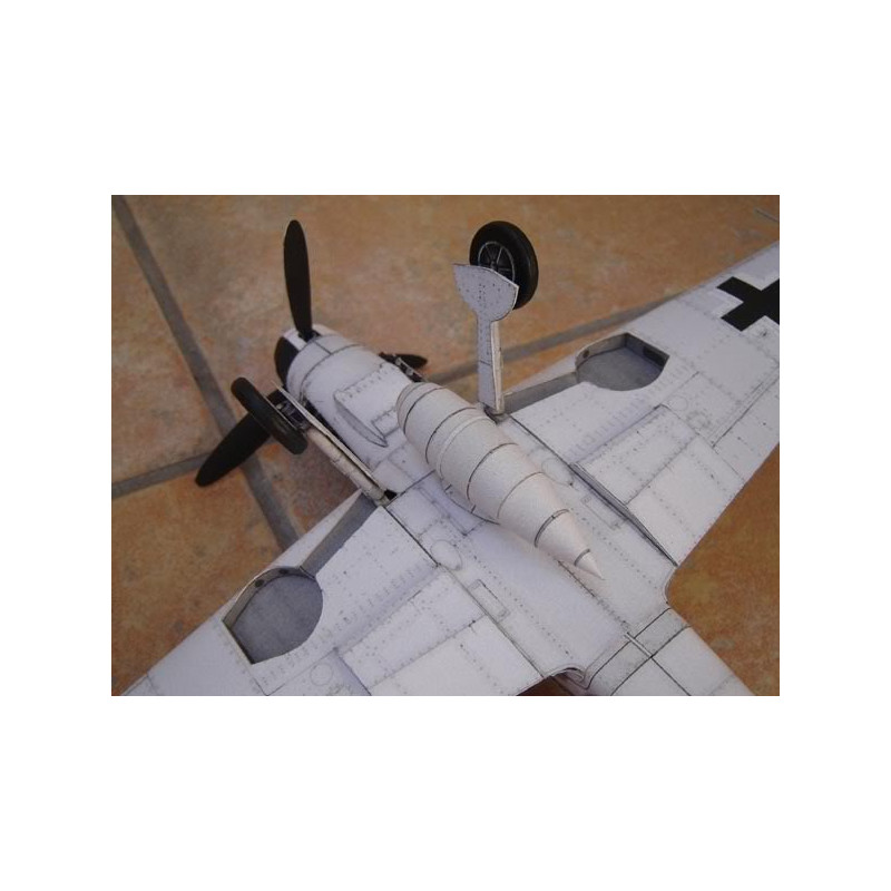 MODELIK MESSERSCHMITT BF-109 G8 (17/06)