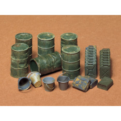 TAMIYA 1/35 JERRY CAN SET...