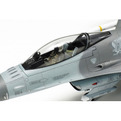 TAMIYA 1/72 LOCKHEED MARTIN F-16CJ FIGHTING FALCON s kompletním vybavením (60788)