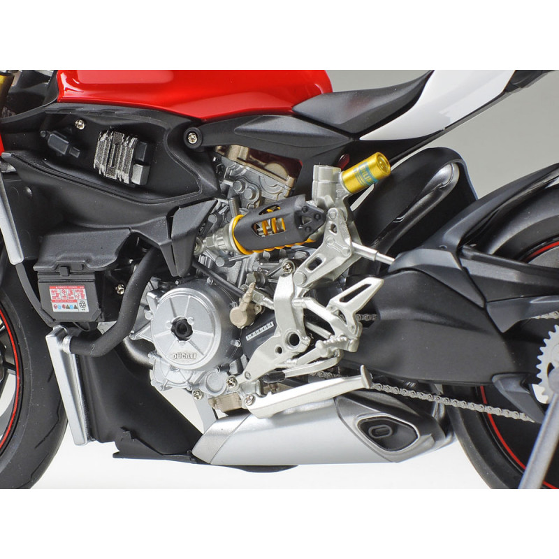 極上品■送込 タミヤ1/12 Ducati 1199 Panigale Grazie! Rossiカラー　完成品 完成品