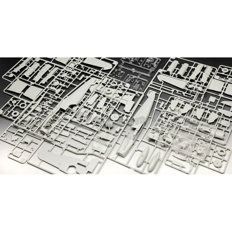 REVELL 1/32 MESSERSCHMITT Bf 109 G-2/4   (03829)