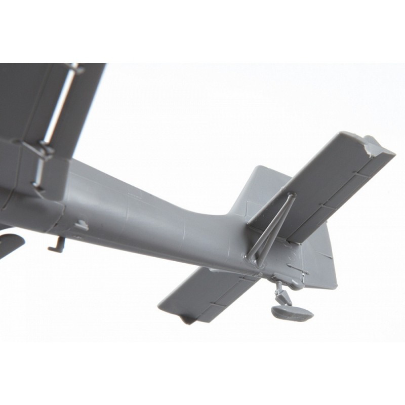 ZVEZDA 1/72 JU-87B-2/U4 "STUKA" WITH     SKIS (7323)