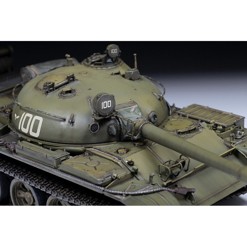 ZVEZDA 1/35 SOVĚTSKÝ HLAVNÍ BOJOVÝ TANK (3622)