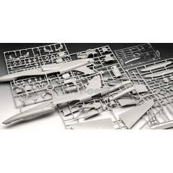 REVELL 1/32 BAe HAWK T2 (03852)