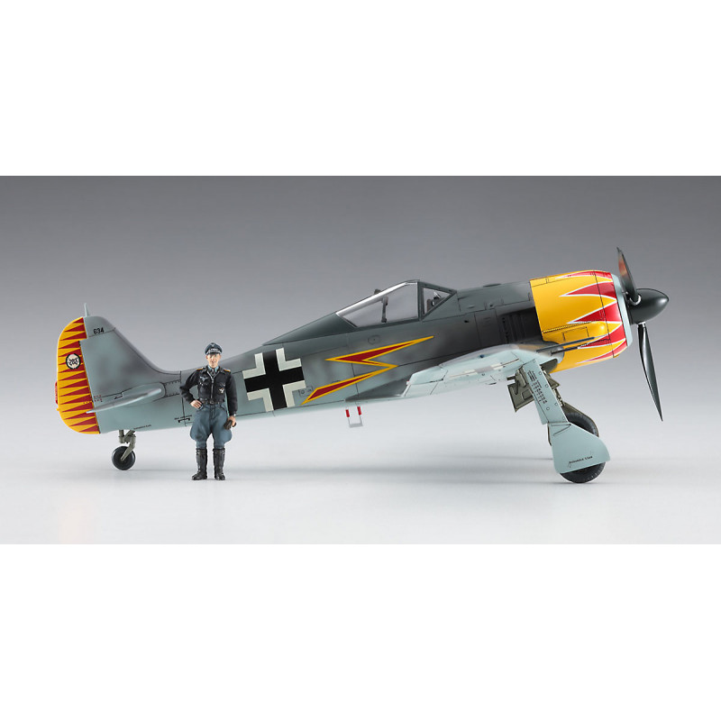 HASEGAWA 1/48 FOCKE WULF FW 190A-4 "GRAF" W/FIGURE (07492)