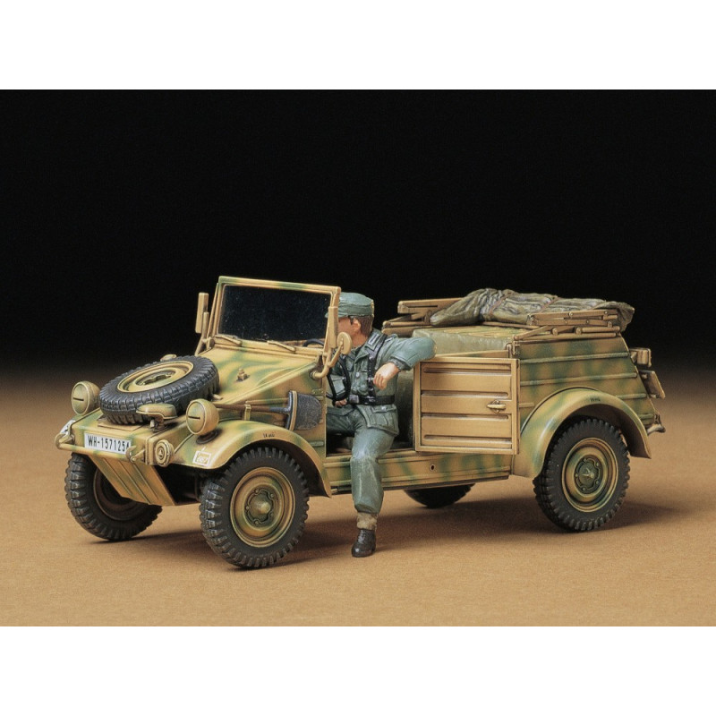 TAMIYA 1/35 German Kuebelwagen Type 82   (35213)